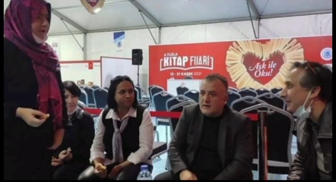 4. Tuzla Kitap Fuarı Truva Yayınları Standı