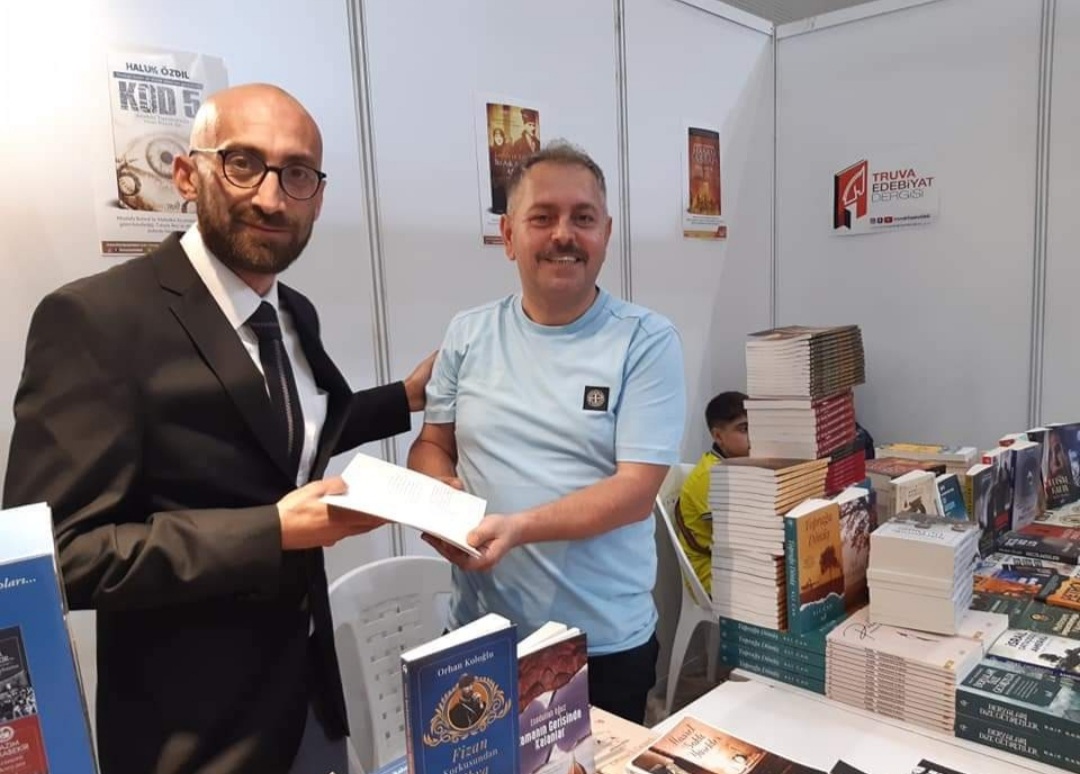 14 / 22 Mayıs 2022 Kocaeli Kitap Fuarı Mutlu Aydurmuş İmza Günü 