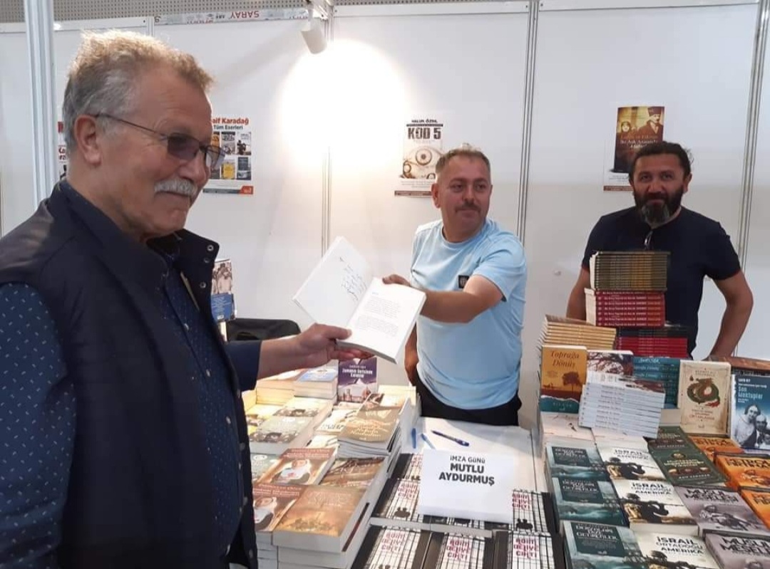 14 / 22 Mayıs 2022 Kocaeli Kitap Fuarı Mutlu Aydurmuş İmza Günü 