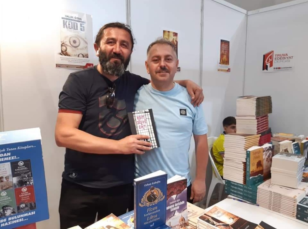 14 / 22 Mayıs 2022 Kocaeli Kitap Fuarı Mutlu Aydurmuş İmza Günü 