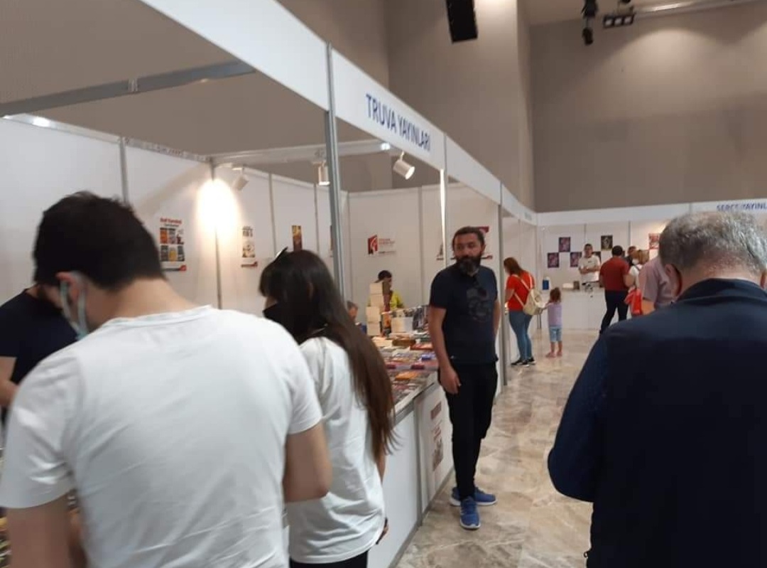 14 / 22 Mayıs 2022 Kocaeli Kitap Fuarı Mutlu Aydurmuş İmza Günü 