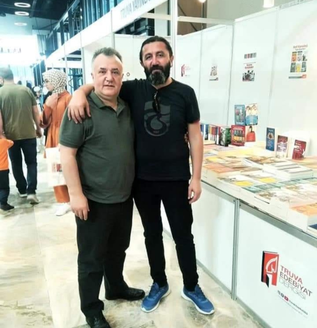 14 / 22 Mayıs 2022 Kocaeli Kitap Fuarı Mutlu Aydurmuş İmza Günü 