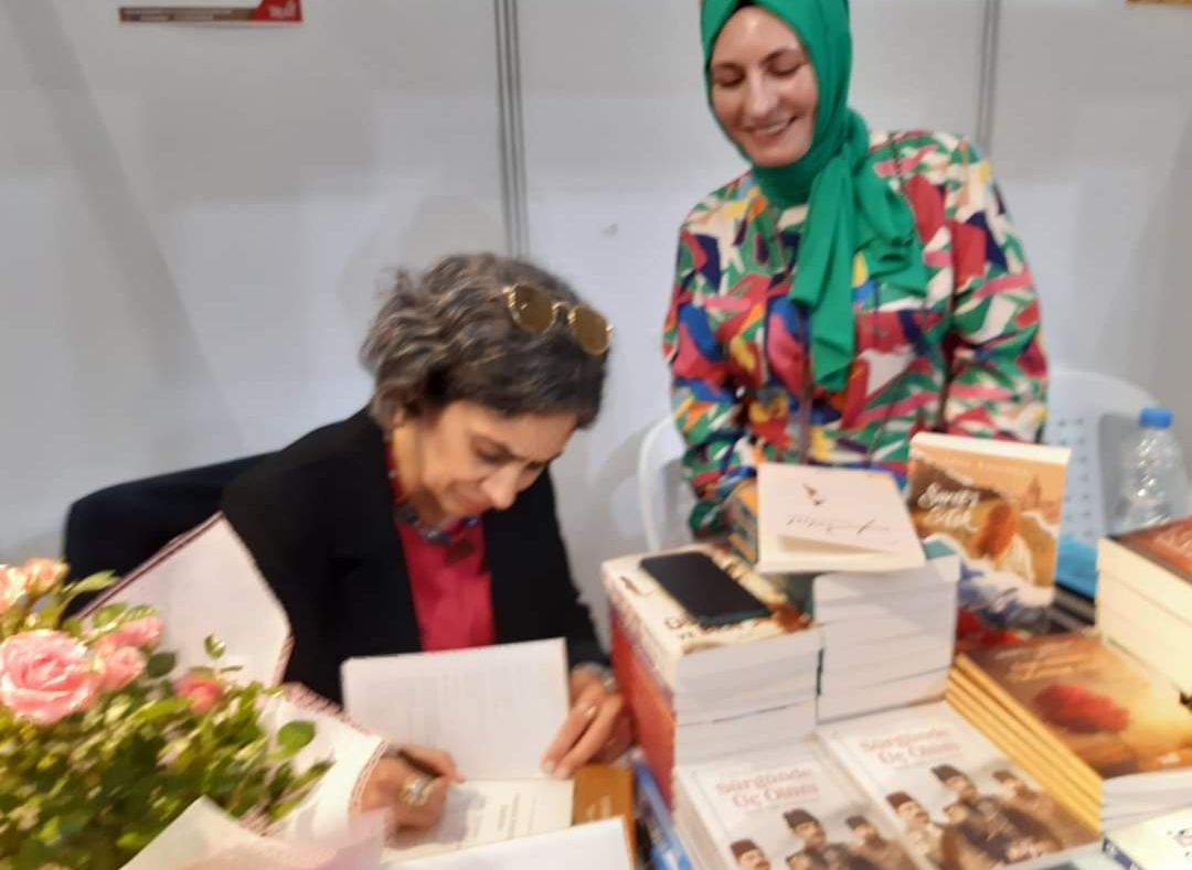 14 / 22 Mayıs 2022 Kocaeli Kitap Fuarı -  Dilek Tuna Memişoğlu &  Muhammet Erdevir İmza Günü 