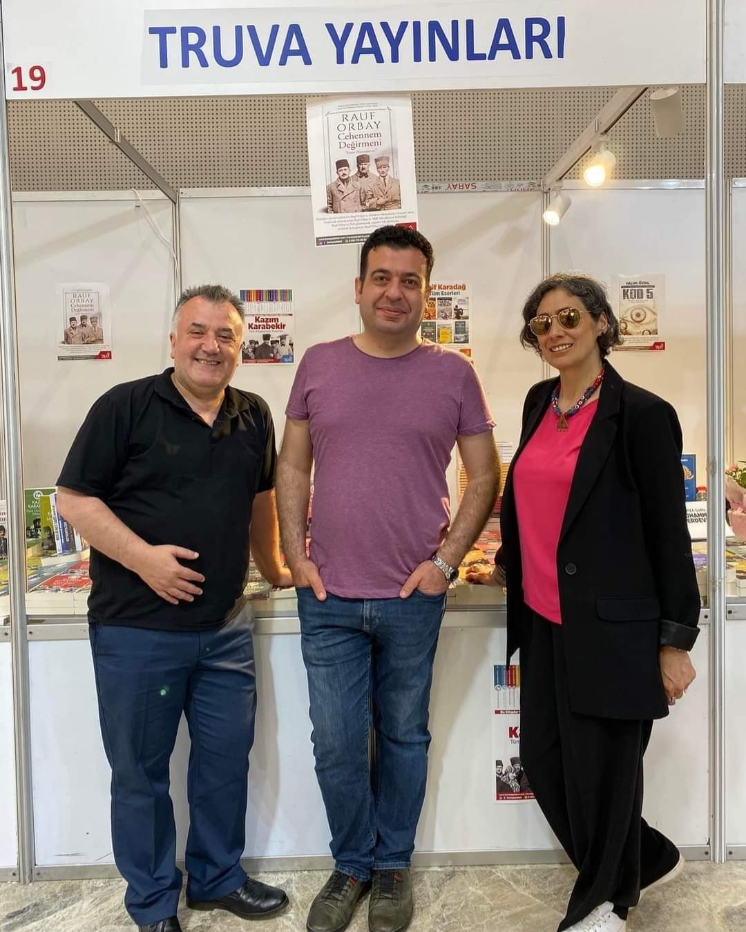 14 / 22 Mayıs 2022 Kocaeli Kitap Fuarı -  Dilek Tuna Memişoğlu &  Muhammet Erdevir İmza Günü 