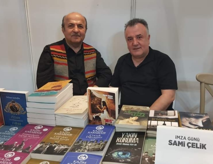 14 / 22 Mayıs 2022 Kocaeli Kitap Fuarı Serpil Yalçın &  Sami Çelik İmza Günü 