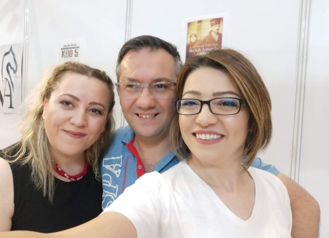 14 / 22 Mayıs 2022 Kocaeli Kitap Fuarı Serpil Yalçın &  Sami Çelik İmza Günü 