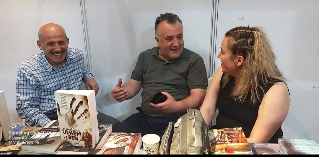 14 / 22 Mayıs 2022 Kocaeli Kitap Fuarı Serpil Yalçın &  Sami Çelik İmza Günü 