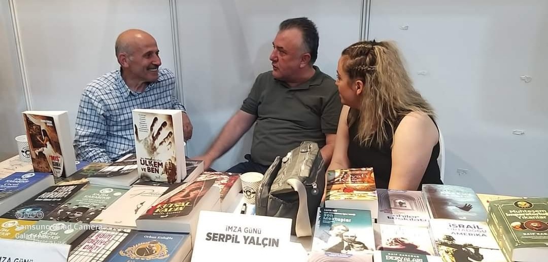 14 / 22 Mayıs 2022 Kocaeli Kitap Fuarı Serpil Yalçın &  Sami Çelik İmza Günü 