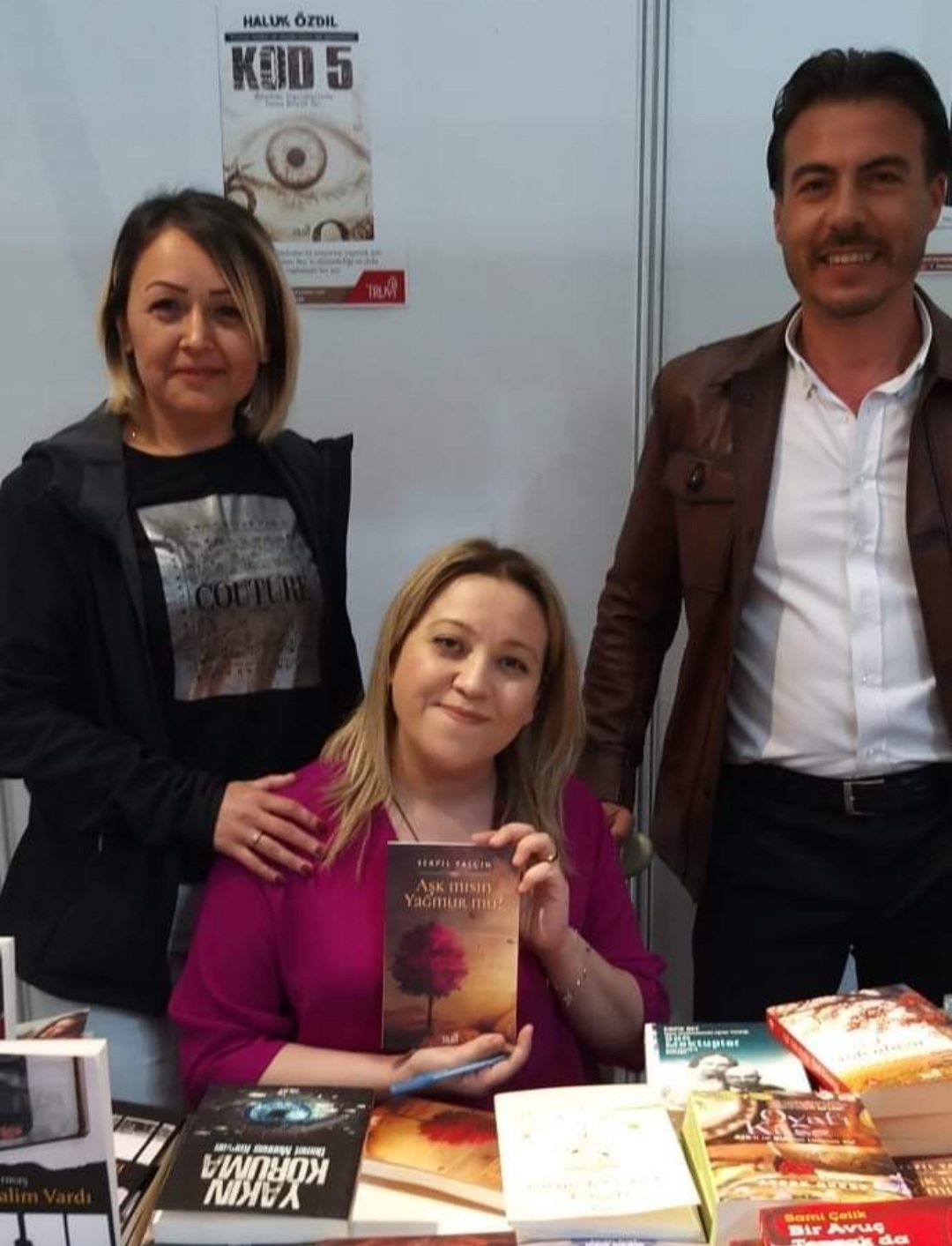 14 / 22 Mayıs 2022 Kocaeli Kitap Fuarı Serpil Yalçın &  Sami Çelik İmza Günü 