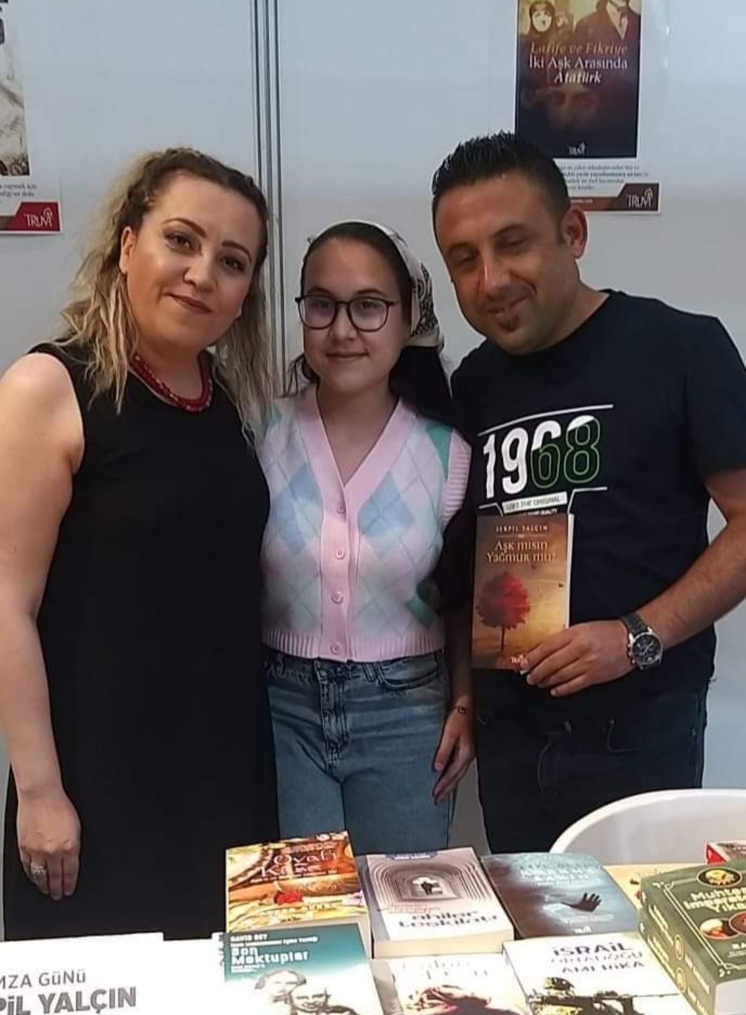 14 / 22 Mayıs 2022 Kocaeli Kitap Fuarı Serpil Yalçın &  Sami Çelik İmza Günü 