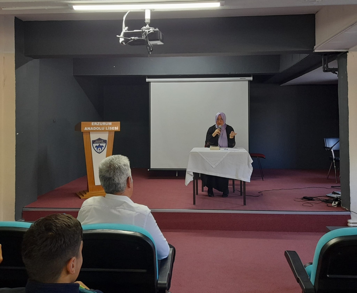 Genel Yayın Yönetmenimiz Yazar Ayfer Güney Konferans Verdi