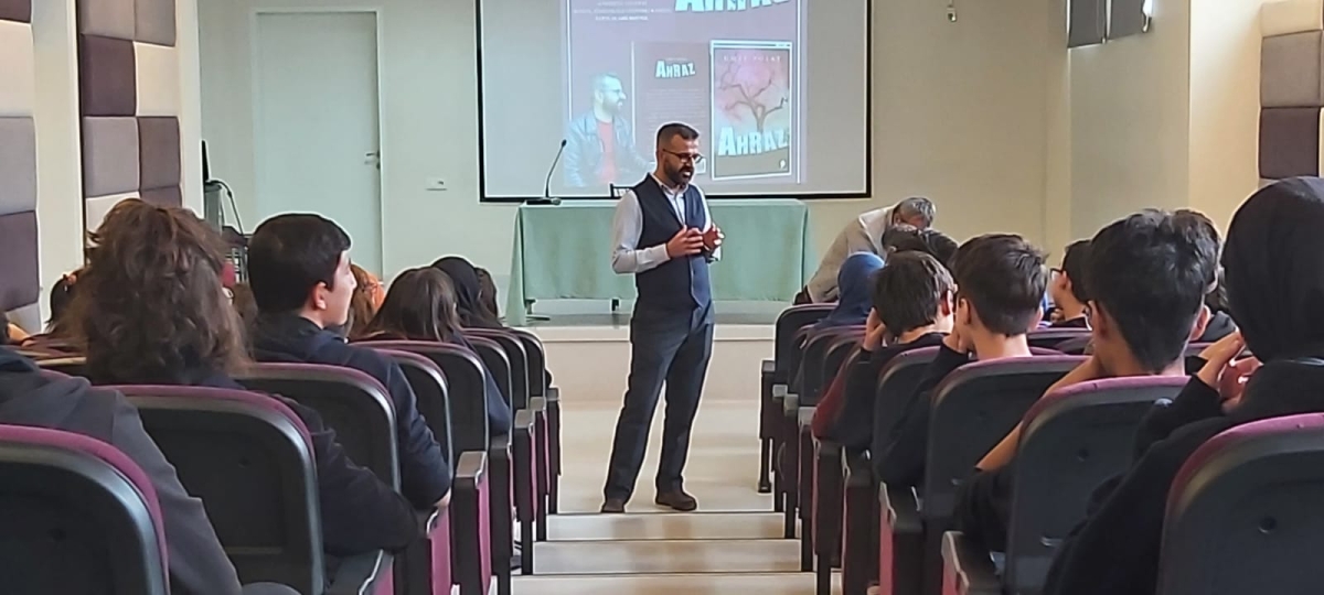 Truva Edebiyat Dergisi Yazı İşleri Müdürü Eğitimci - Yazar Ümit Polat Konferans Verdi