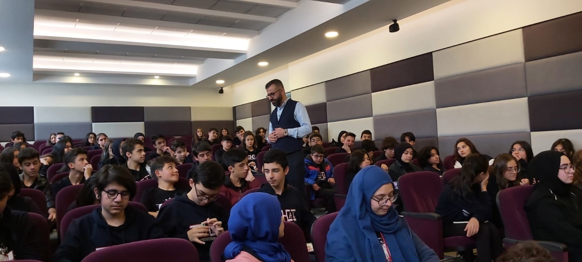 Truva Edebiyat Dergisi Yazı İşleri Müdürü Eğitimci - Yazar Ümit Polat Konferans Verdi