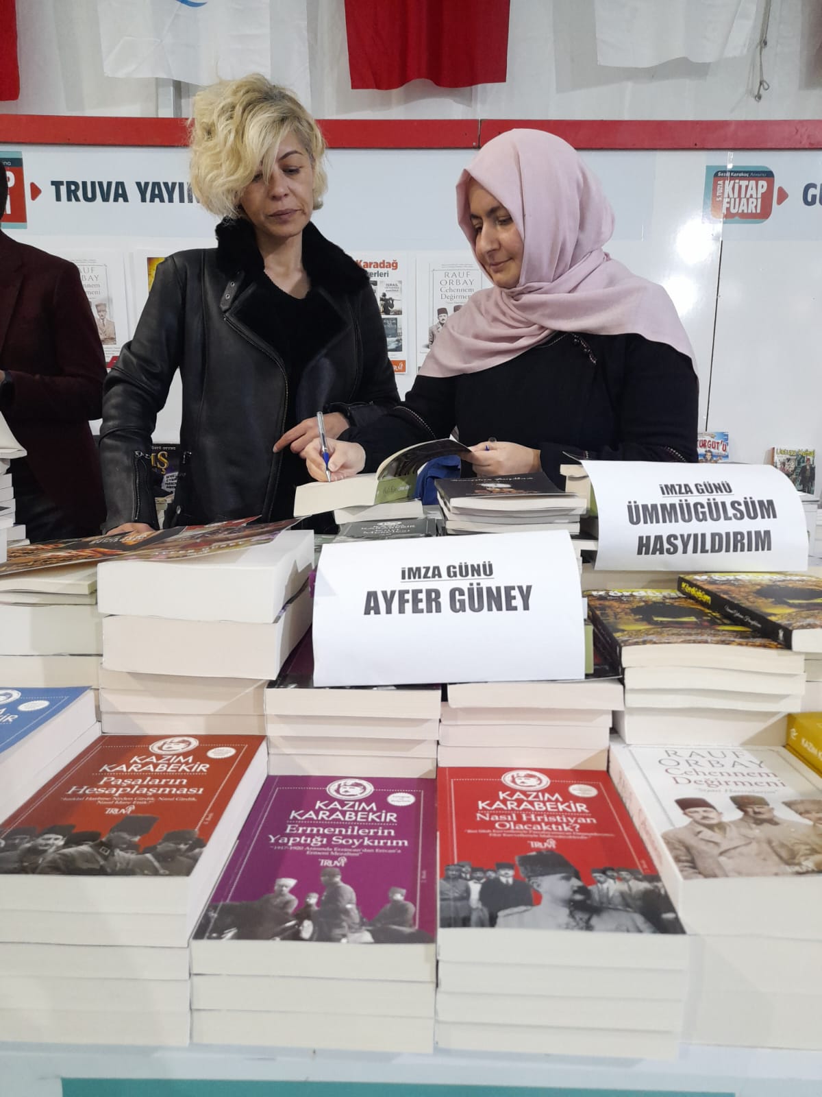 Truva Yayınları ve Truva Edebiyat Dergisi 5. Tuzla Kitap Fuarı İmza Günü- 03 - 04 / Aralık / 2022