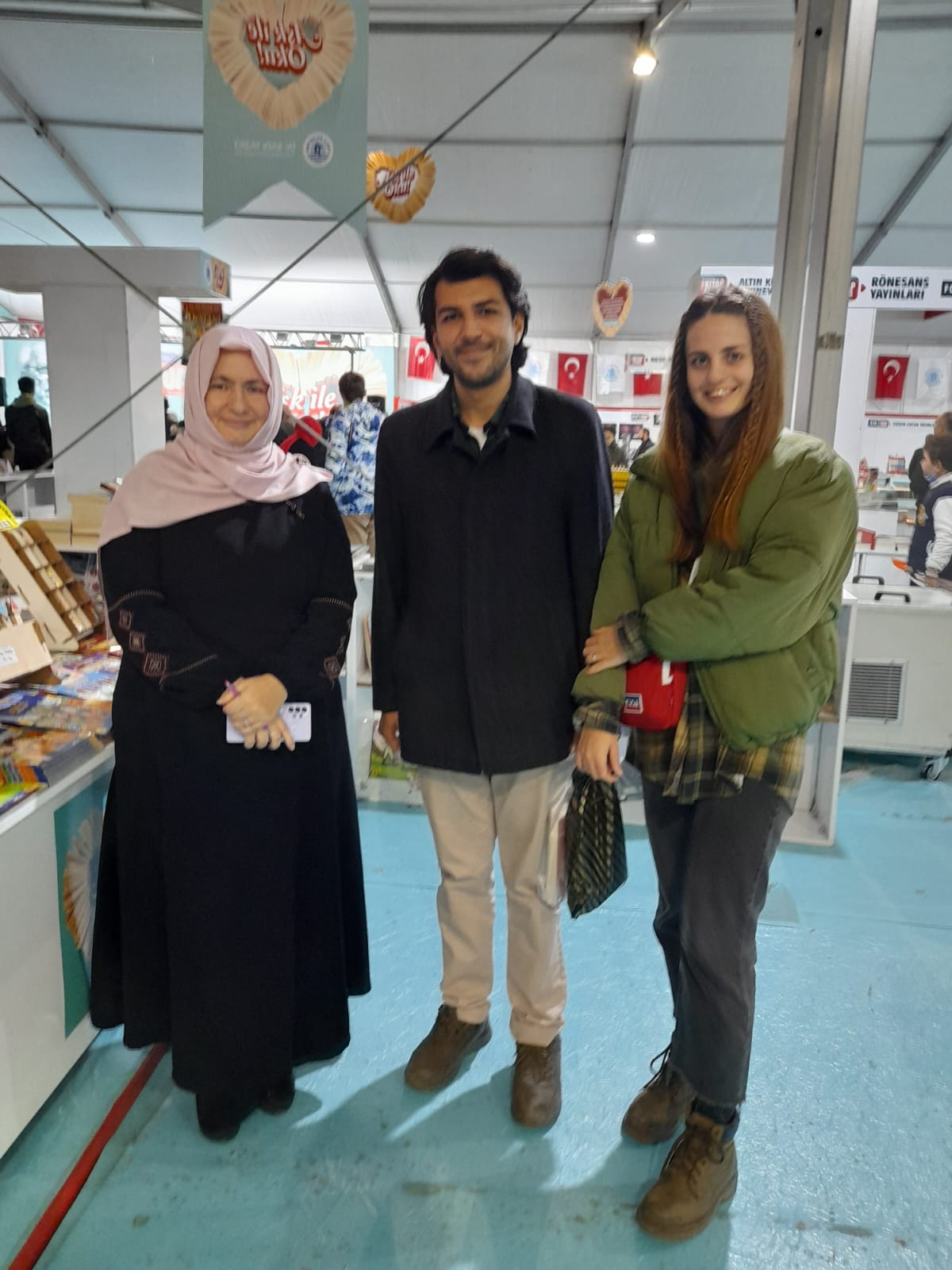 Truva Yayınları ve Truva Edebiyat Dergisi 5. Tuzla Kitap Fuarı İmza Günü- 03 - 04 / Aralık / 2022