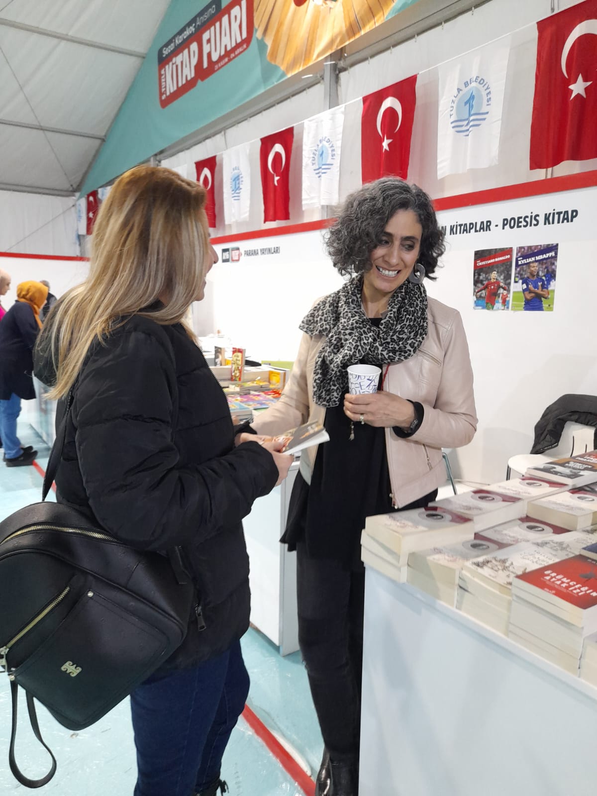 Truva Yayınları ve Truva Edebiyat Dergisi 5. Tuzla Kitap Fuarı İmza Günü- 03 - 04 / Aralık / 2022