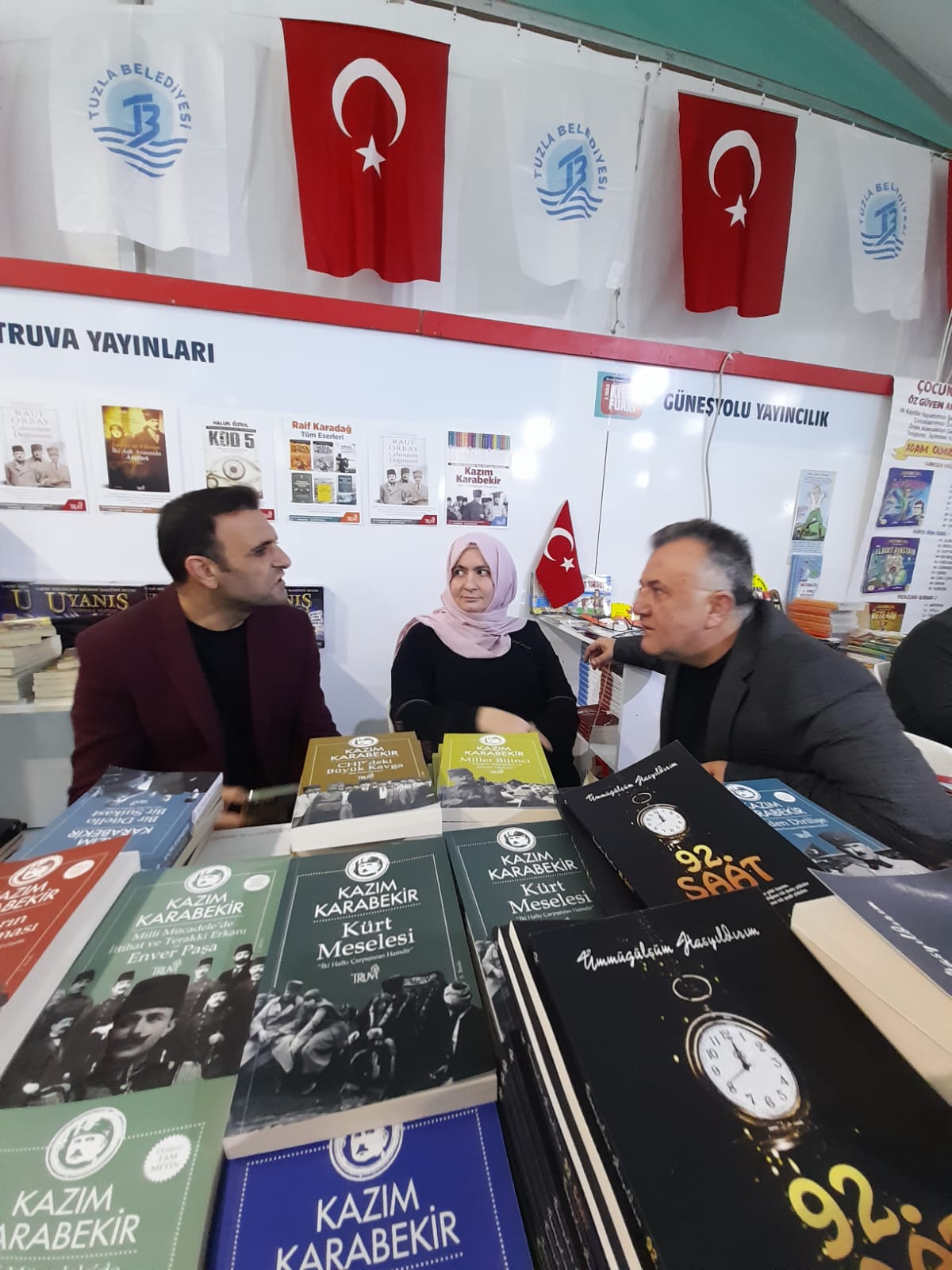 Truva Yayınları ve Truva Edebiyat Dergisi 5. Tuzla Kitap Fuarı İmza Günü- 03 - 04 / Aralık / 2022