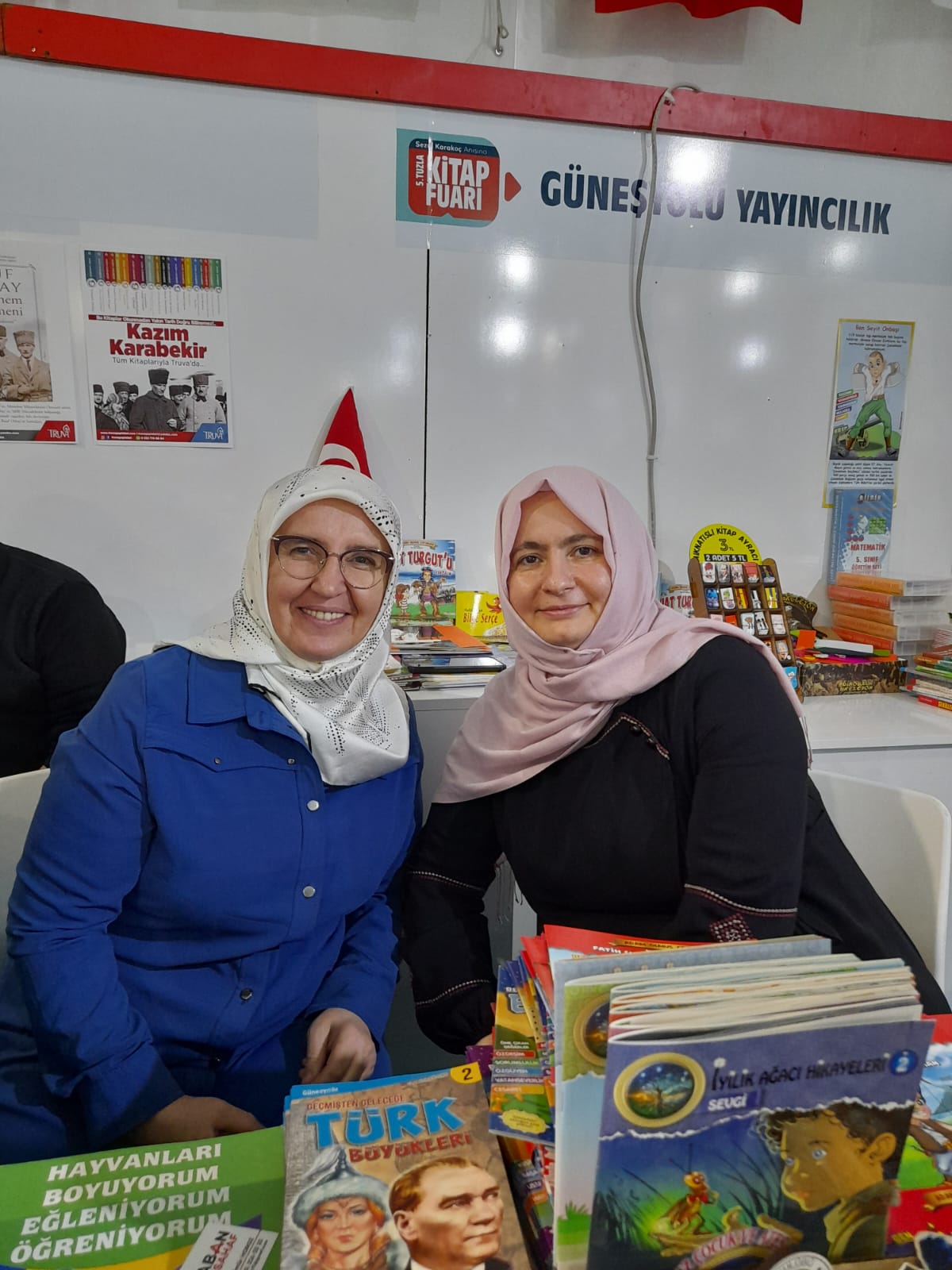 Truva Yayınları ve Truva Edebiyat Dergisi 5. Tuzla Kitap Fuarı İmza Günü- 03 - 04 / Aralık / 2022