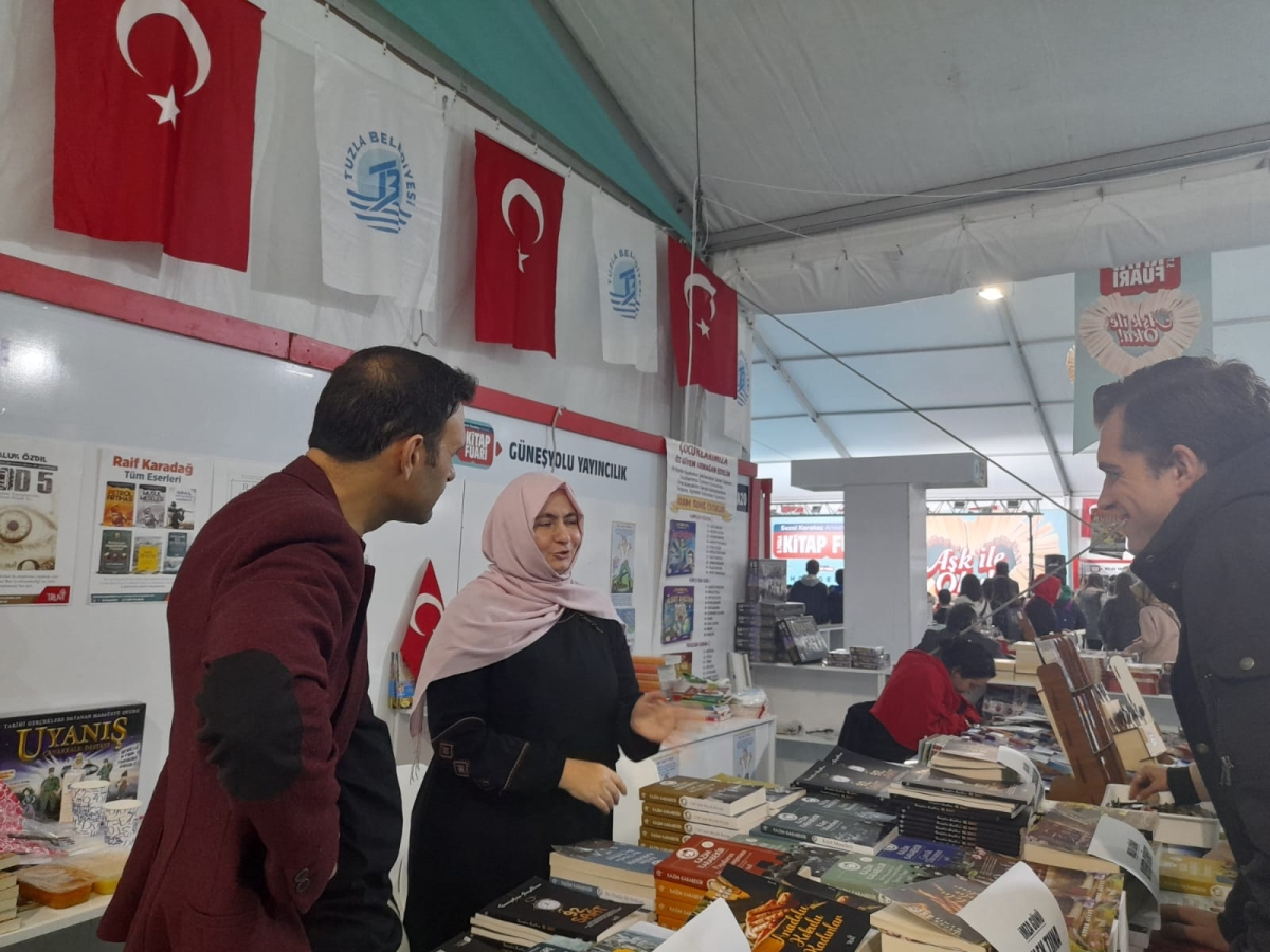 Truva Yayınları ve Truva Edebiyat Dergisi 5. Tuzla Kitap Fuarı İmza Günü- 03 - 04 / Aralık / 2022