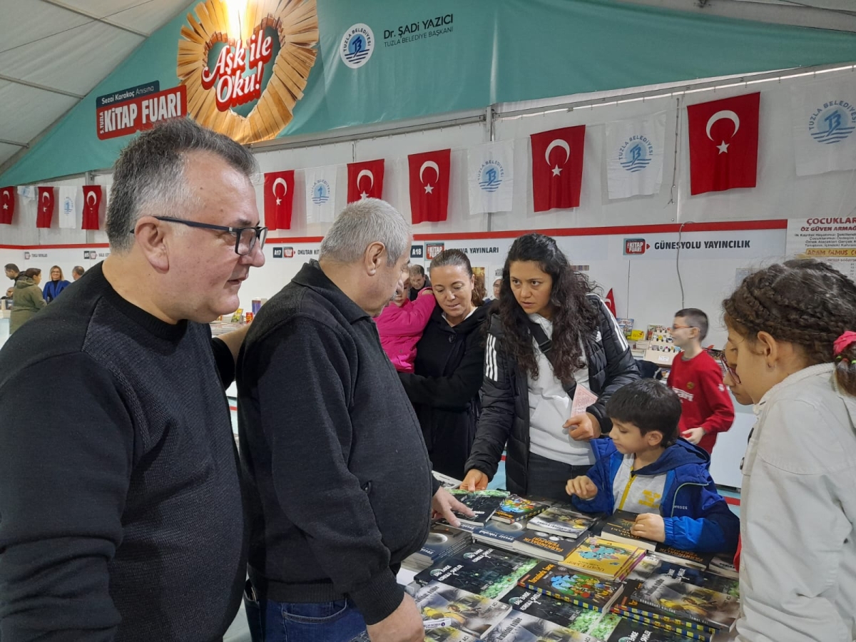 Truva Yayınları ve Truva Edebiyat Dergisi 5. Tuzla Kitap Fuarı İmza Günü- 03 - 04 / Aralık / 2022