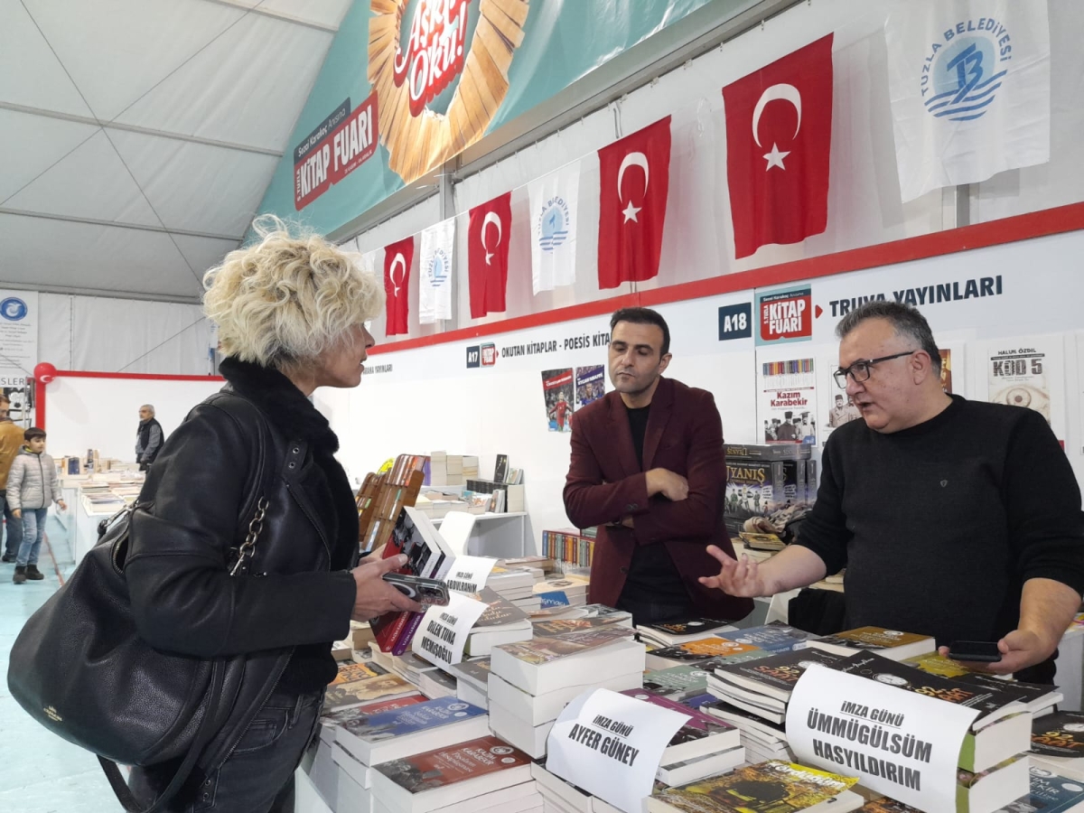 Truva Yayınları ve Truva Edebiyat Dergisi 5. Tuzla Kitap Fuarı İmza Günü- 03 - 04 / Aralık / 2022