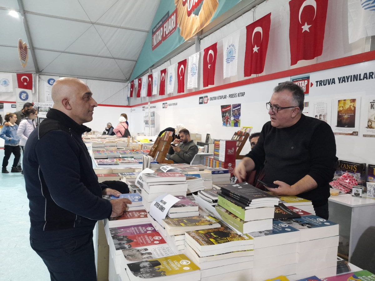 Truva Yayınları ve Truva Edebiyat Dergisi 5. Tuzla Kitap Fuarı İmza Günü- 03 - 04 / Aralık / 2022