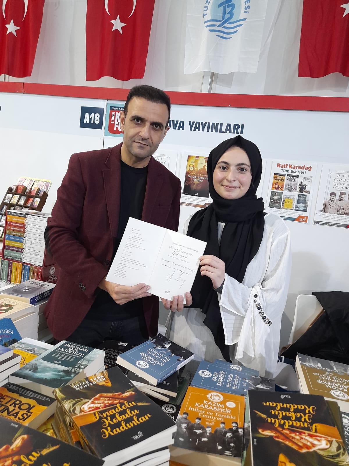 Truva Yayınları ve Truva Edebiyat Dergisi 5. Tuzla Kitap Fuarı İmza Günü- 03 - 04 / Aralık / 2022
