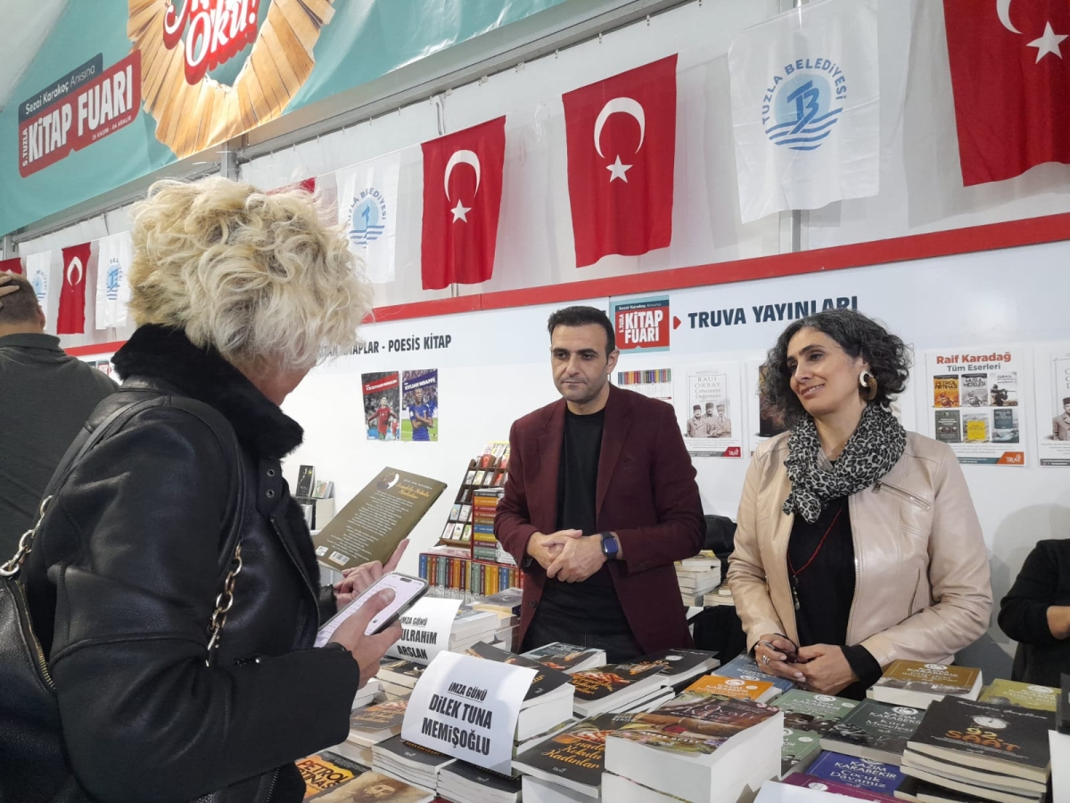 Truva Yayınları ve Truva Edebiyat Dergisi 5. Tuzla Kitap Fuarı İmza Günü- 03 - 04 / Aralık / 2022