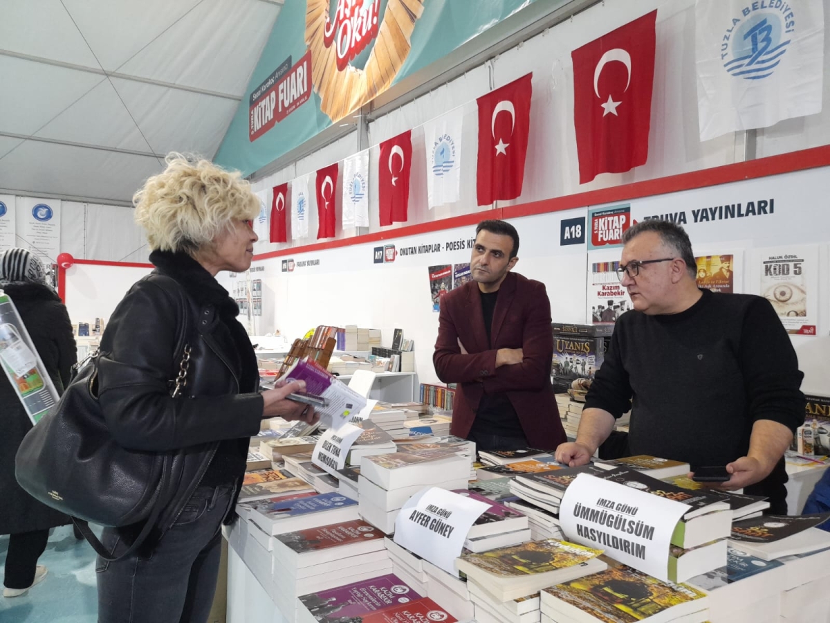 Truva Yayınları ve Truva Edebiyat Dergisi 5. Tuzla Kitap Fuarı İmza Günü- 03 - 04 / Aralık / 2022