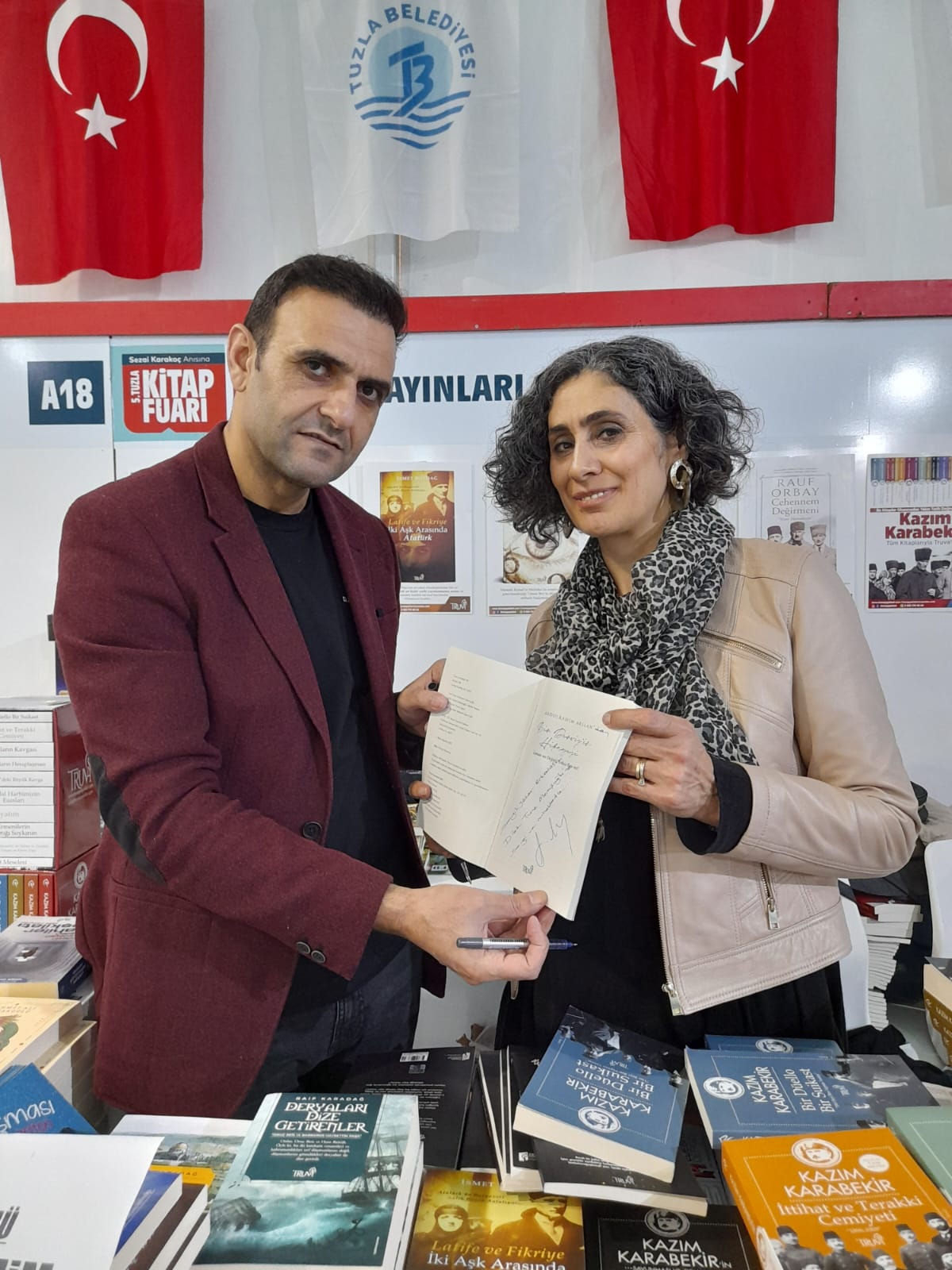 Truva Yayınları ve Truva Edebiyat Dergisi 5. Tuzla Kitap Fuarı İmza Günü- 03 - 04 / Aralık / 2022