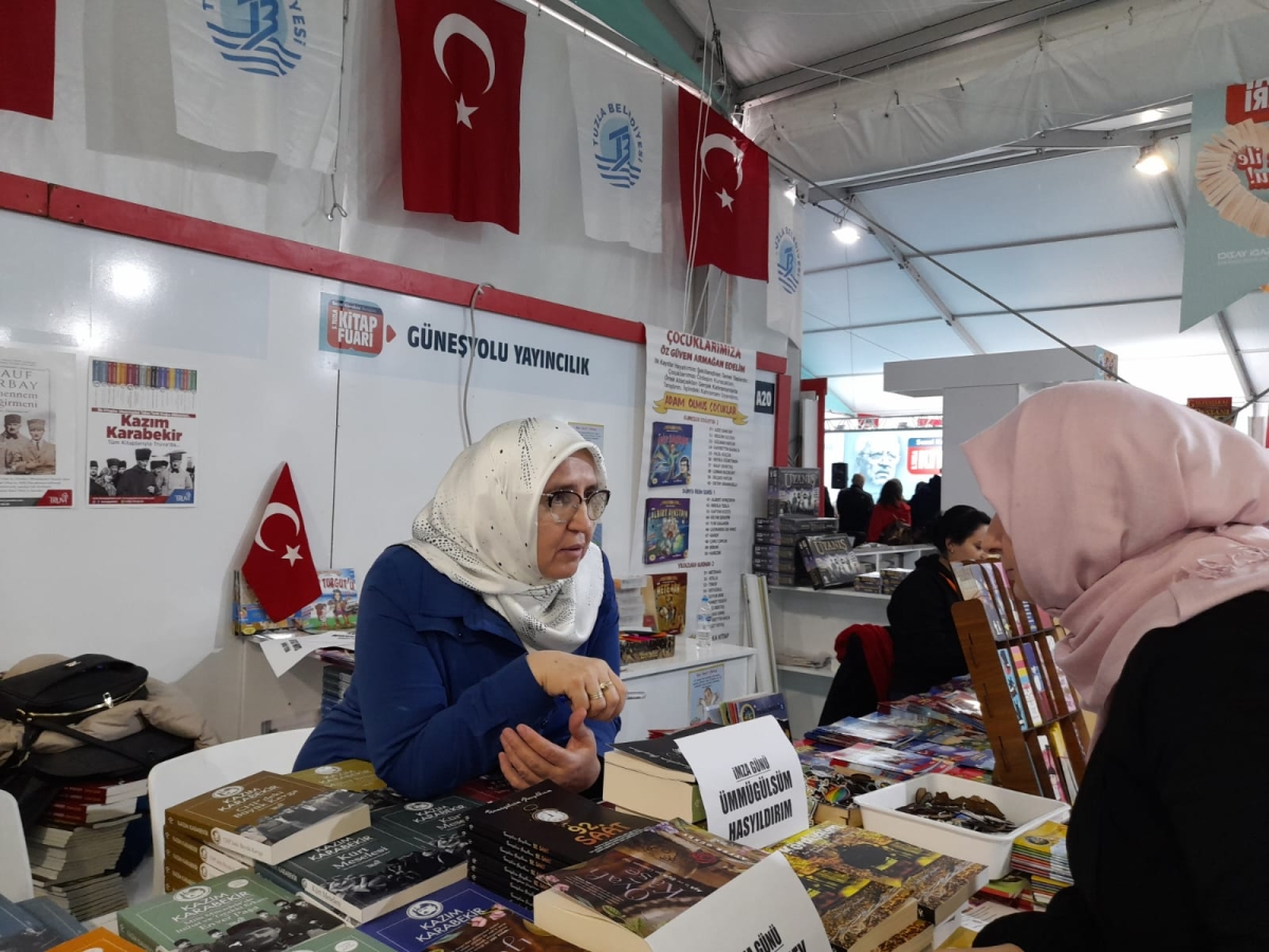 Truva Yayınları ve Truva Edebiyat Dergisi 5. Tuzla Kitap Fuarı İmza Günü- 03 - 04 / Aralık / 2022