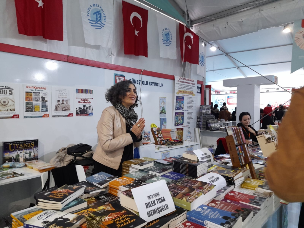 Truva Yayınları ve Truva Edebiyat Dergisi 5. Tuzla Kitap Fuarı İmza Günü- 03 - 04 / Aralık / 2022