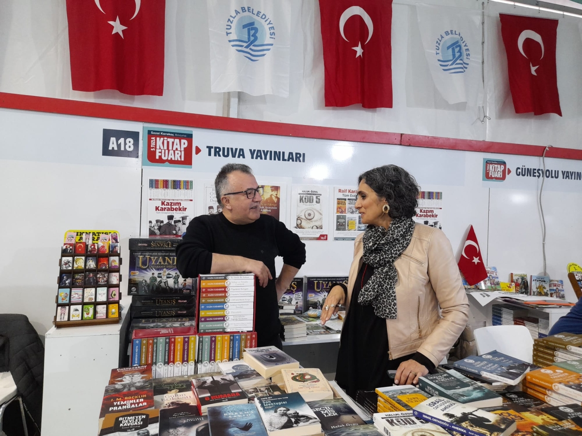 Truva Yayınları ve Truva Edebiyat Dergisi 5. Tuzla Kitap Fuarı İmza Günü- 03 - 04 / Aralık / 2022