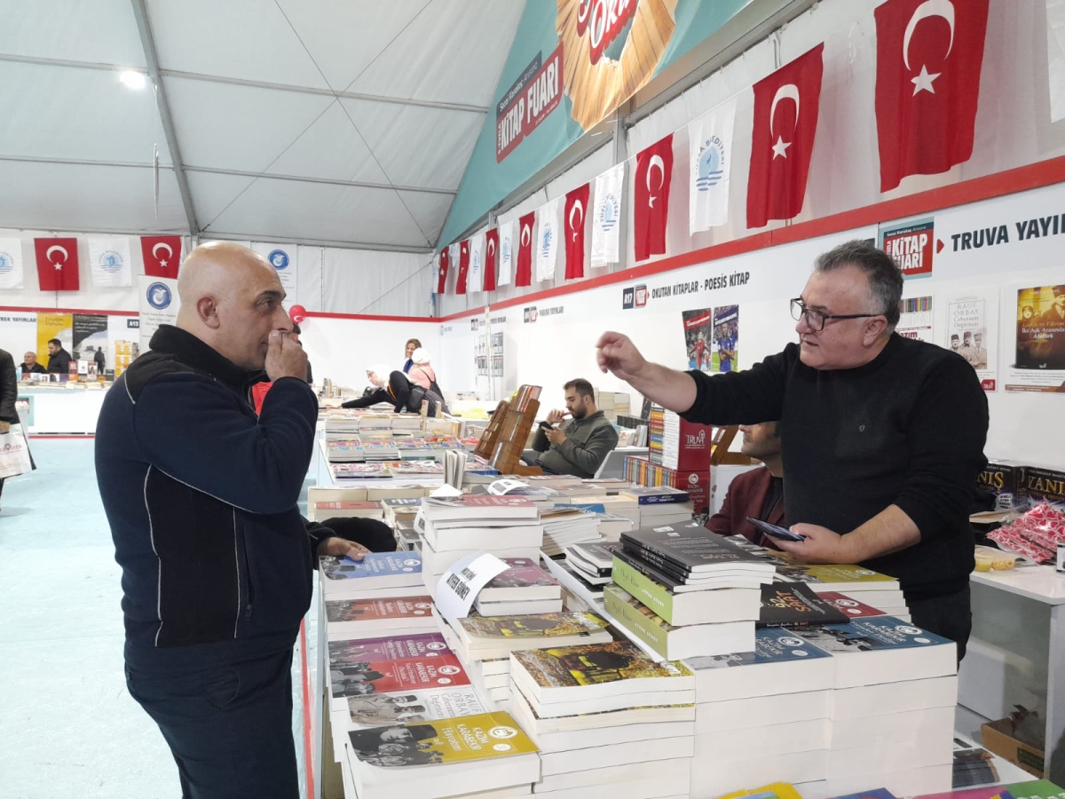 Truva Yayınları ve Truva Edebiyat Dergisi 5. Tuzla Kitap Fuarı İmza Günü- 03 - 04 / Aralık / 2022