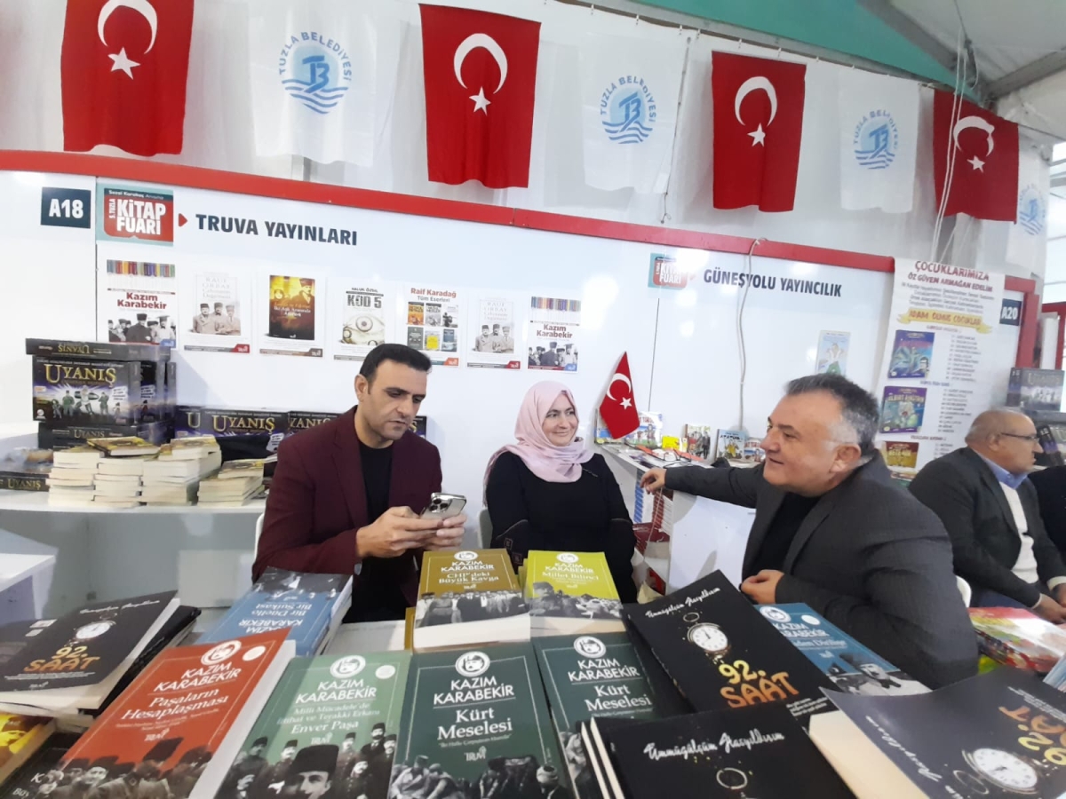 Truva Yayınları ve Truva Edebiyat Dergisi 5. Tuzla Kitap Fuarı İmza Günü- 03 - 04 / Aralık / 2022