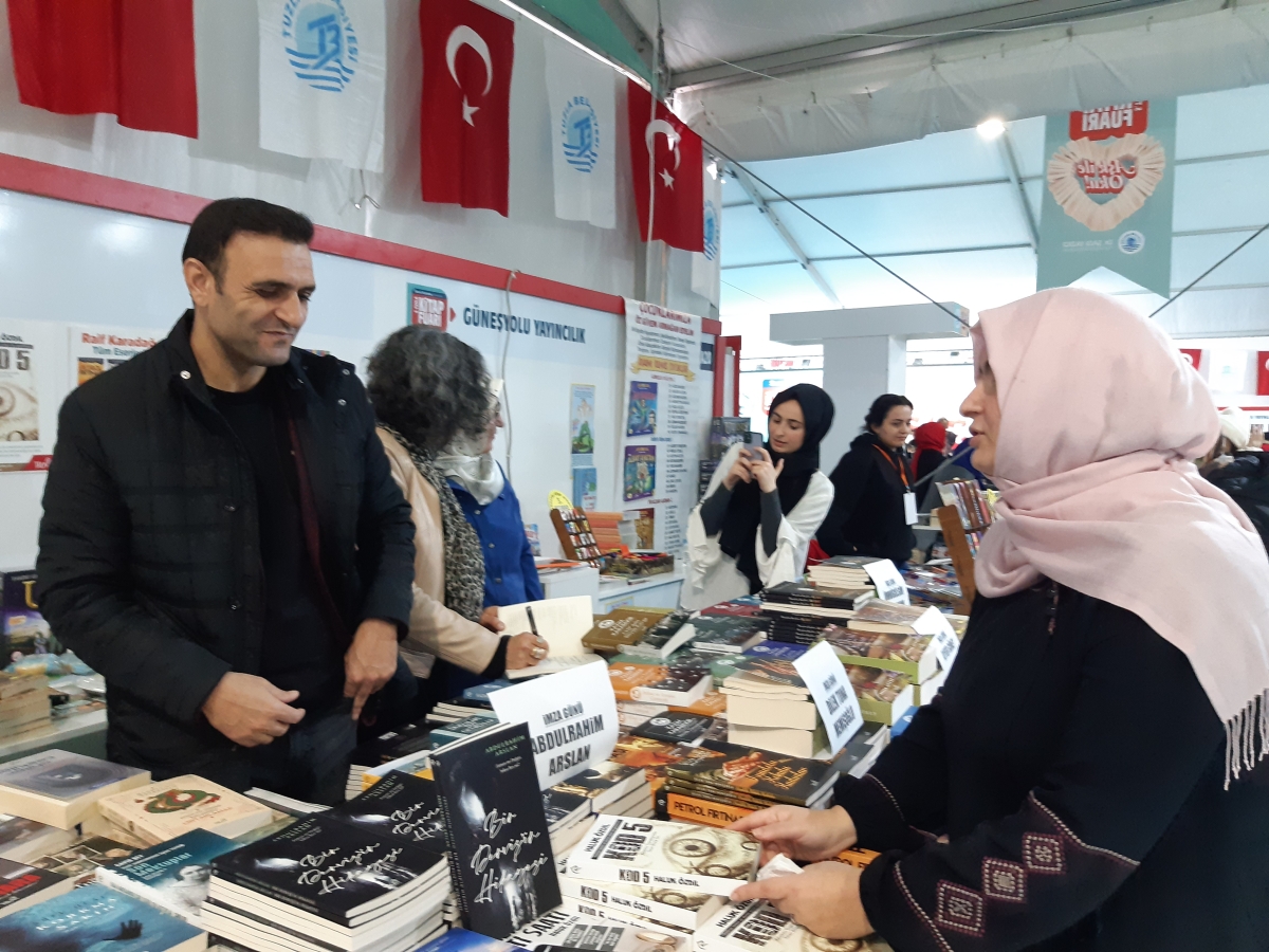 Truva Yayınları ve Truva Edebiyat Dergisi 5. Tuzla Kitap Fuarı İmza Günü- 03 - 04 / Aralık / 2022