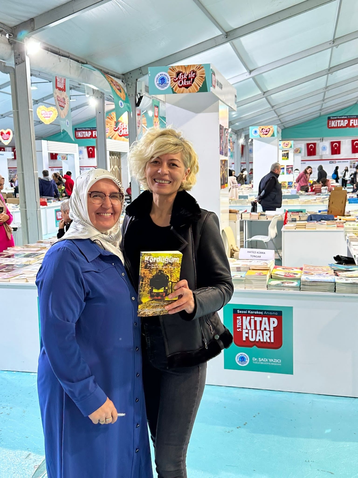 Truva Yayınları ve Truva Edebiyat Dergisi 5. Tuzla Kitap Fuarı İmza Günü- 03 - 04 / Aralık / 2022
