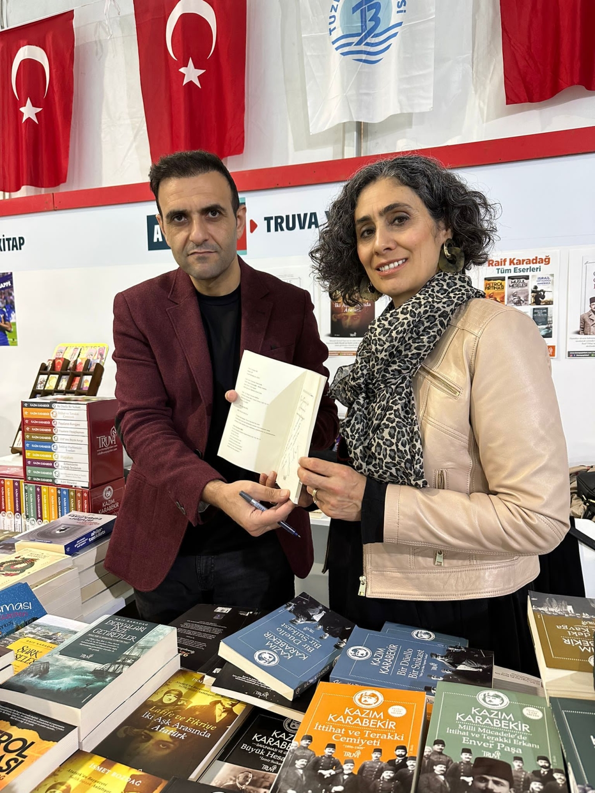 Truva Yayınları ve Truva Edebiyat Dergisi 5. Tuzla Kitap Fuarı İmza Günü- 03 - 04 / Aralık / 2022