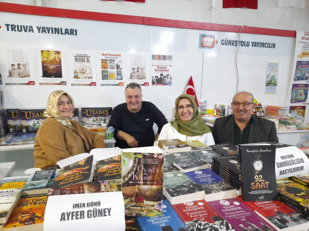 Truva Yayınları ve Truva Edebiyat Dergisi 5. Tuzla Kitap Fuarı İmza Günü- 03 - 04 / Aralık / 2022