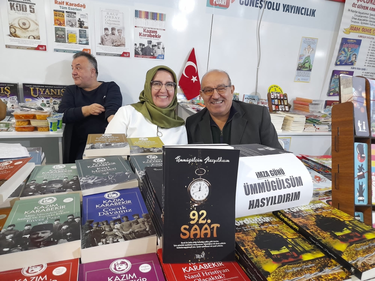 Truva Yayınları ve Truva Edebiyat Dergisi 5. Tuzla Kitap Fuarı İmza Günü- 03 - 04 / Aralık / 2022
