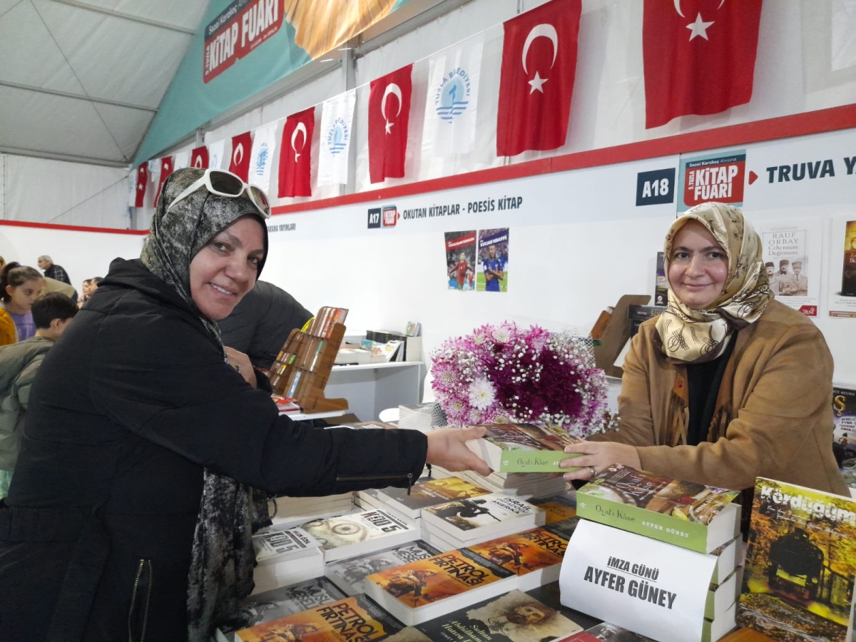 Truva Yayınları ve Truva Edebiyat Dergisi 5. Tuzla Kitap Fuarı İmza Günü- 03 - 04 / Aralık / 2022