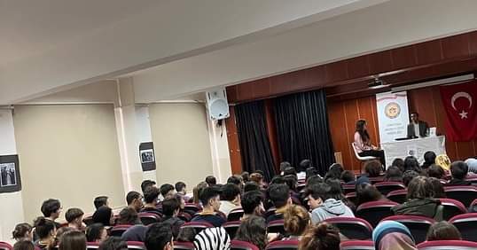 Yazarımız Abdulrahim Arslan Gümüşyaka Anadolu Lisesi'nde Öğrencileriyle...