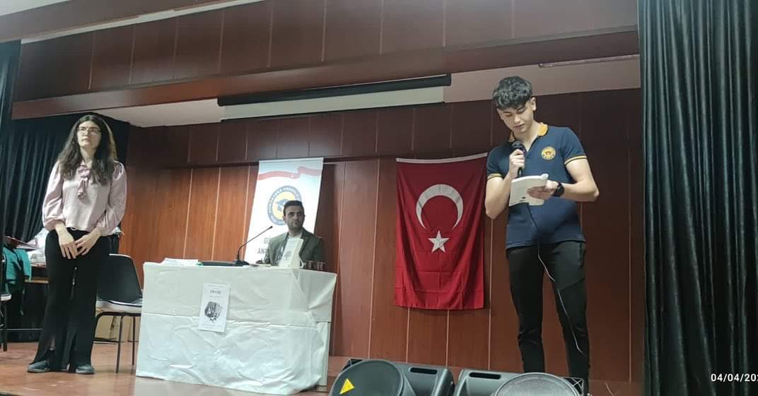Yazarımız Abdulrahim Arslan Gümüşyaka Anadolu Lisesi'nde Öğrencileriyle...