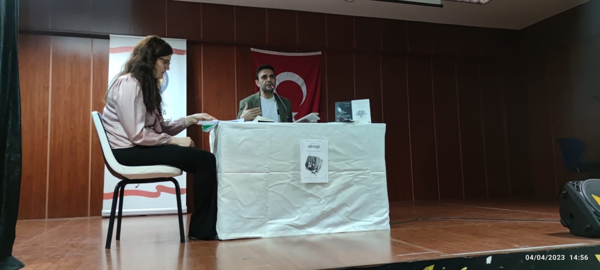 Yazarımız Abdulrahim Arslan Gümüşyaka Anadolu Lisesi'nde Öğrencileriyle...