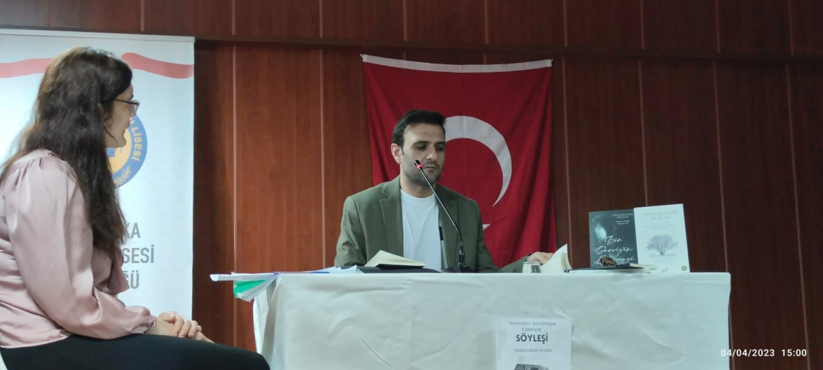 Yazarımız Abdulrahim Arslan Gümüşyaka Anadolu Lisesi'nde Öğrencileriyle...