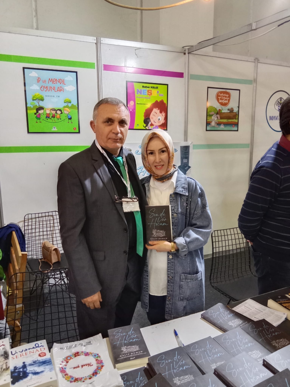 20. Bursa Tüyap Kitap Fuarı 06 Mayıs 2023 TRUVA & MAVİ NEFES YAYINLARI İMZA Günümüz 