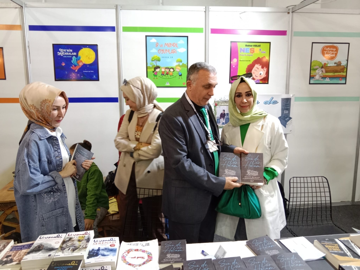 20. Bursa Tüyap Kitap Fuarı 06 Mayıs 2023 TRUVA & MAVİ NEFES YAYINLARI İMZA Günümüz 