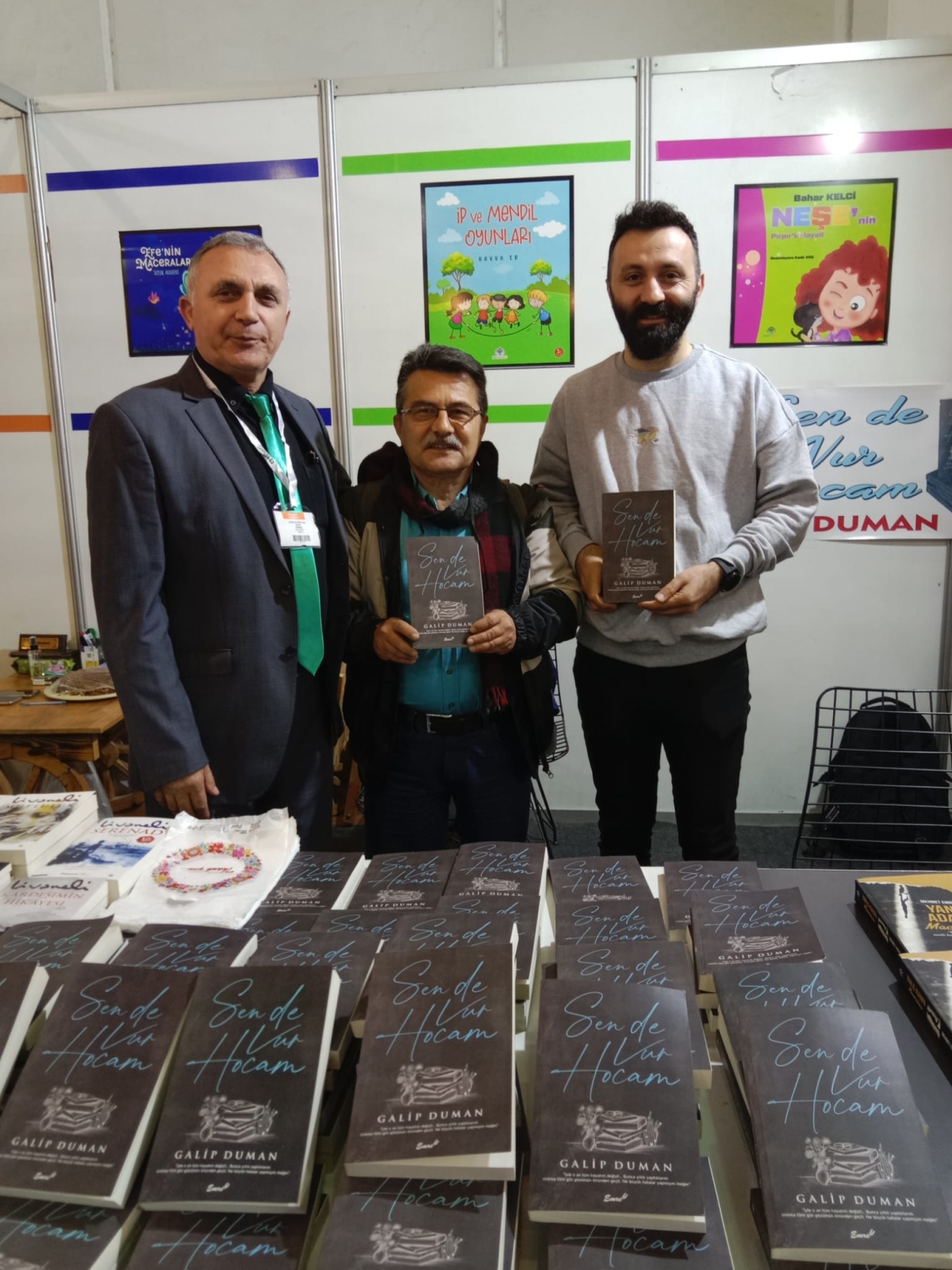 20. Bursa Tüyap Kitap Fuarı 06 Mayıs 2023 TRUVA & MAVİ NEFES YAYINLARI İMZA Günümüz 