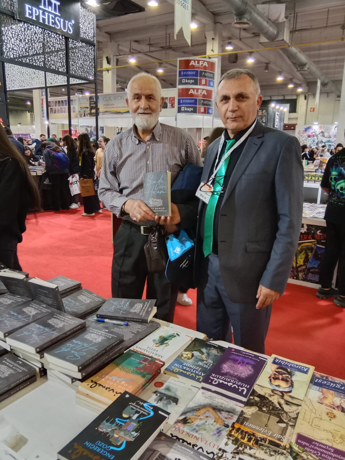 20. Bursa Tüyap Kitap Fuarı 06 Mayıs 2023 TRUVA & MAVİ NEFES YAYINLARI İMZA Günümüz 