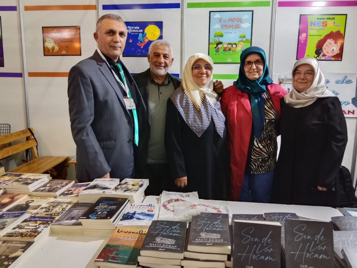 20. Bursa Tüyap Kitap Fuarı 06 Mayıs 2023 TRUVA & MAVİ NEFES YAYINLARI İMZA Günümüz 